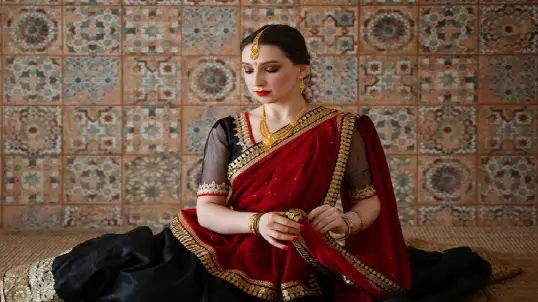 Traditional Indian clothing for cultural sites