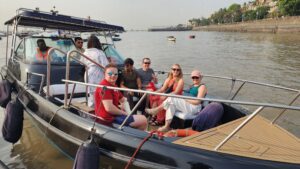 Read more about the article How Long Does the Speedboat Trip to the Elephanta Caves Take?