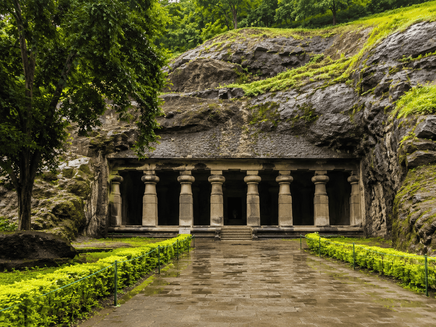 Elephanta Caves by speedboat from Mumbai
